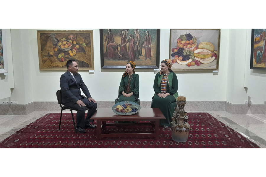 Türkmenistanyň Şekillendiriş sungaty muzeýinde Hasyl toýy mynasybetli sergi gurnaldy