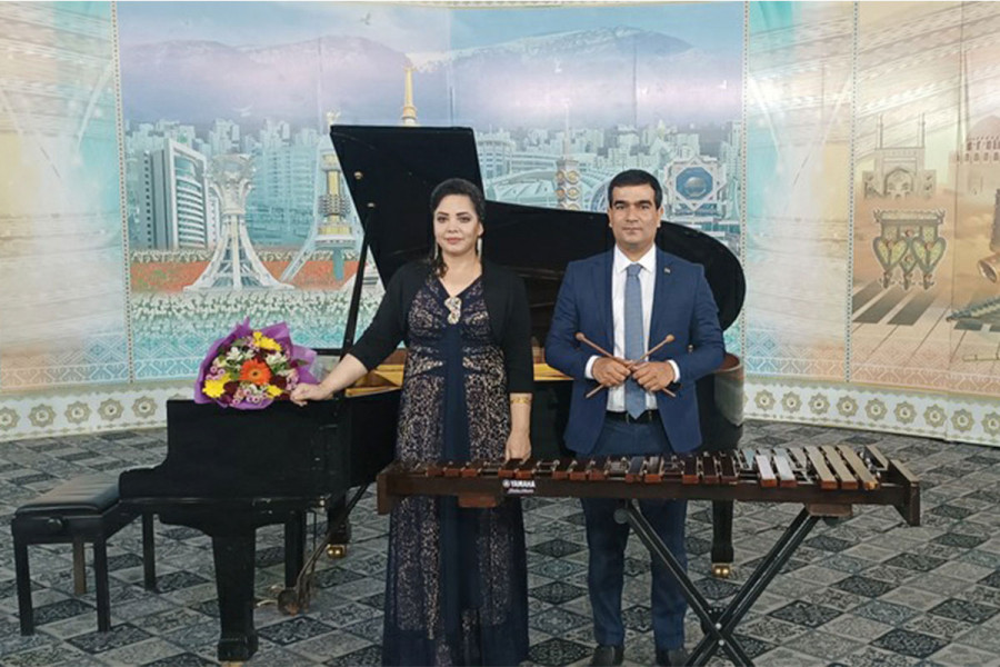 Zehinli ýaşlaryň festiwaly atly bir aýlygyň çäklerinde konsert agşamy geçirildi